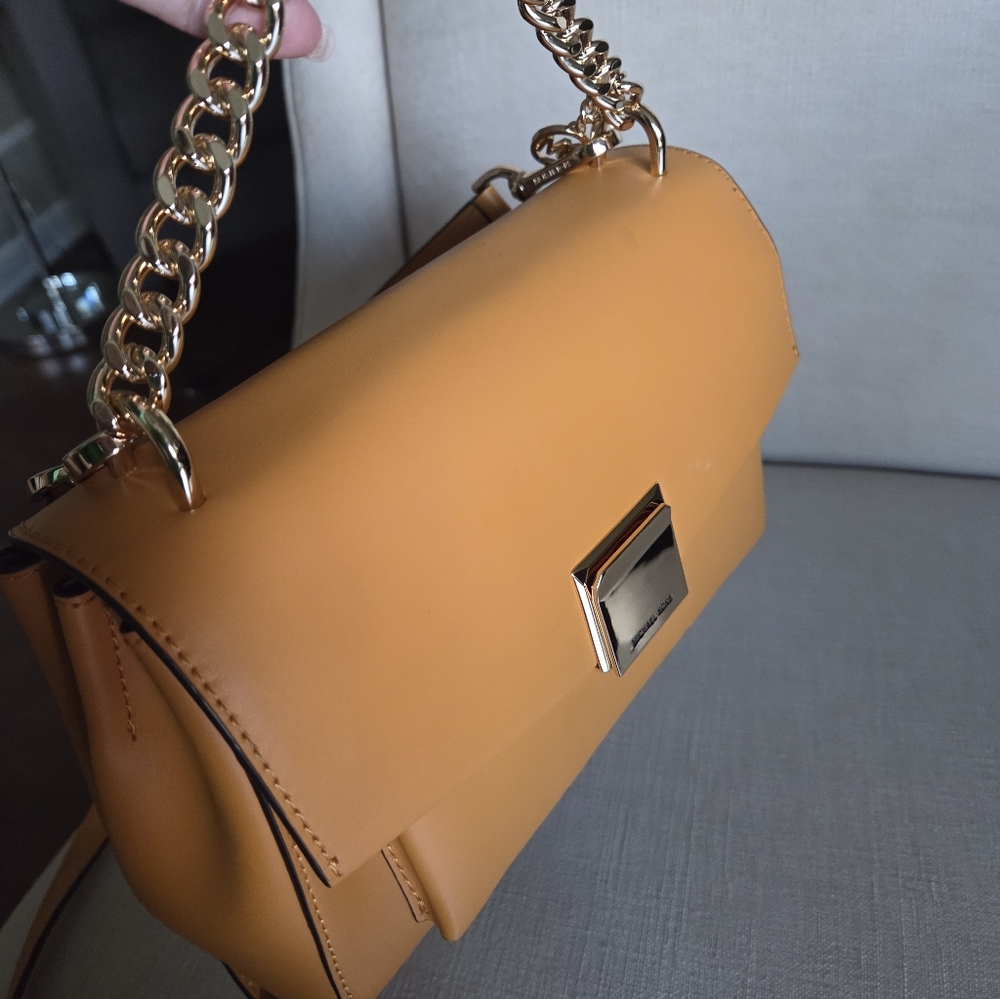 MICKAEL Kors Gold Crossbody Bag with Chain Detail - Picture 11 of 11